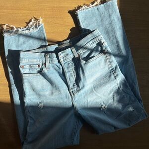 Light wash distressed Levi’s wedgie straight